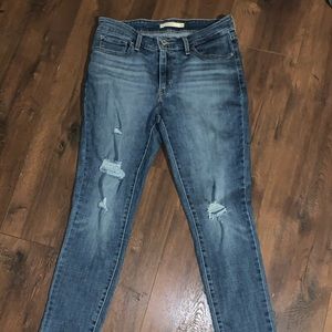 711 LEVIS SKINNY JEANS
